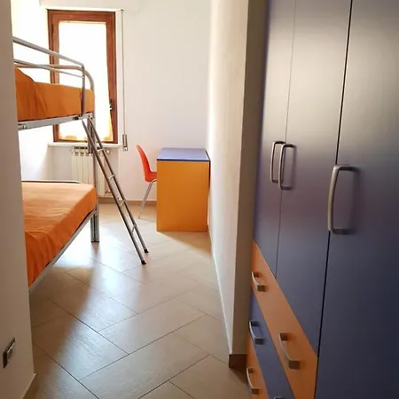 Tra Mare E Montagna Apartman