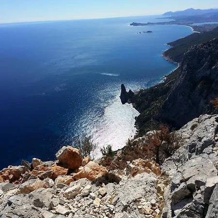 Tra Mare E Montagna 公寓 包内伊