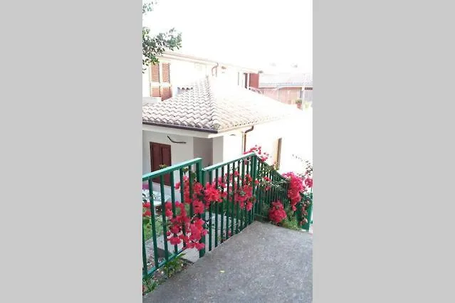 Tra Mare E Montagna アパート